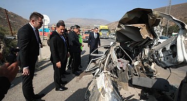 Freni arızalanan kamyon, ışıkta bekleyen 8 araca çarptı: 4 yaralı