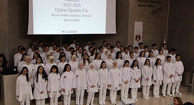 FÜ'de beyaz önlük giyme töreni düzenlendi