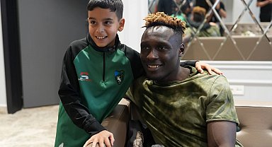 Galatasaray maçının yıldız ismi yeşil-siyahlı taraftarlarla buluştu