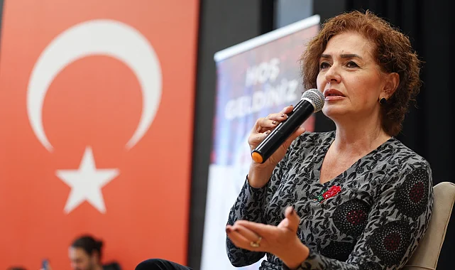 Gazeteci Özlem Gürses'ten Bakırköy'de 'umutlu' konuşma