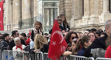 Gazi Mustafa Kemal Atatürk, Dolmabahçe Sarayı'nda anıldı