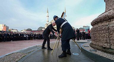 Gazi Mustafa Kemal Atatürk, Taksim Meydanı'nda düzenlenen programla anıldı