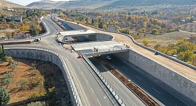 Gaziantep Büyükşehir, köprülü kavşak yatırımlarını kent genelinde sürdürüyor