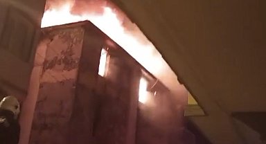 Gaziantep'te 4 katlı bina alevlere teslim oldu