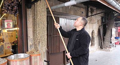 Gaziantep'te kışın vazgeçilmezi kuru bamya 2 bin TL'den tezgahta