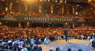 Gaziantep'te gençlerle Gri Koç buluşması