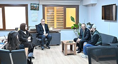 Gaziosmanpaşa'da kafede yaşanan tartışmanın ardından Belediye Başkan Vekili Karadeniz tarafları barıştırdı