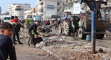 Gazzeliler "Yeniden İnşa Edeceğiz" kampanyası başlattı