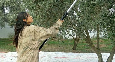 Genç kadın çiftçi huzuru toprakta buldu