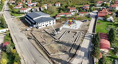 Gençlik merkezi ve futbol sahasında incelemelerde bulunuldu