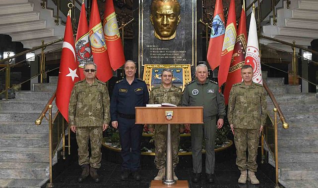 Genelkurmay Başkanı Bayraktaroğlu, 3'üncü Ordu Komutanlığını ziyaret etti