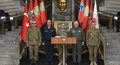 Genelkurmay Başkanı Bayraktaroğlu, 3'üncü Ordu Komutanlığını ziyaret etti