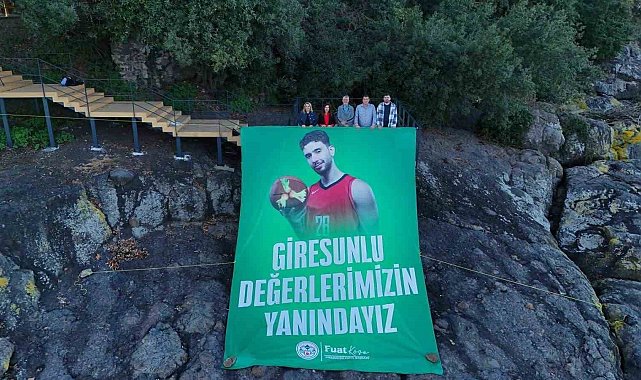 Giresun Adası'nda, Alperen Şengün'e onur posteri