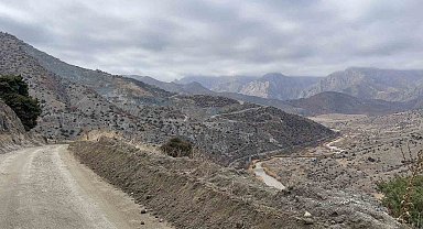 Göçük altında kalan işçiyi kurtarma çalışmaları sürüyor