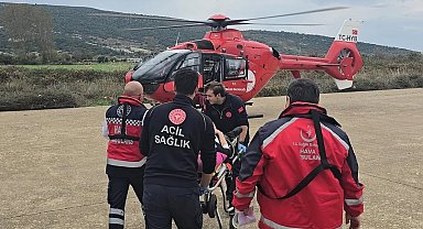 Gökçeada'da rahatsızlanan iki hasta helikopter ambulansla Çanakkale'ye sevk edildi
