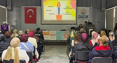 Gölcük'te kadına yönelik şiddete karşı farkındalık etkinliği düzenlendi