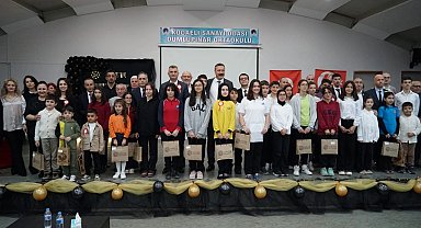 Gölcük'te Öğretmenler Günü törenle kutlandı