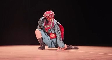 Gösteri sırasında ters hareket yapan dansçının çapraz bağları koptu