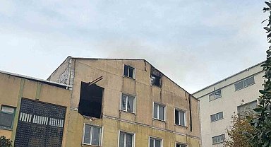 Güngören'de tekstil fabrikası alev alev yandı: O anlar kamerada