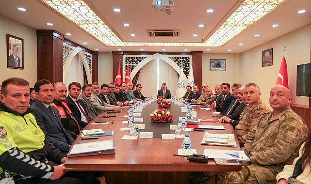 Hakkari'de karla mücadele değerlendirme toplantısı yapıldı