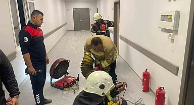 Hastanede elektrik panosundan çıkan yangın söndürüldü