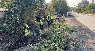 Hatay'da 66 kilometrelik yağmur suyu ve ızgara temizliğinden toplamda 53 kamyon katı atık çıktı