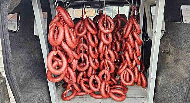 Hatay'da menşei belirsiz 120 kilogram sucuğa el konuldu