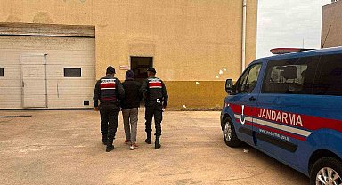 Hırsızlık suçundan 25 yıl kesinleşmiş cezayla aranan şahsı jandarma yakaladı