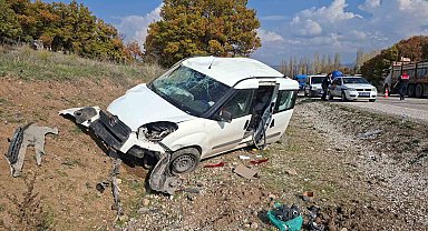 Hisarcık'ta takla atan aracın sürücüsü yaralandı