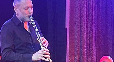 Hüsnü Şenlendirici Amerika turnesinde fırtına gibi esiyor