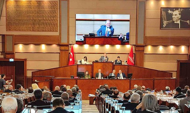 İBB Meclisi'nde "iddianame" gerginliği