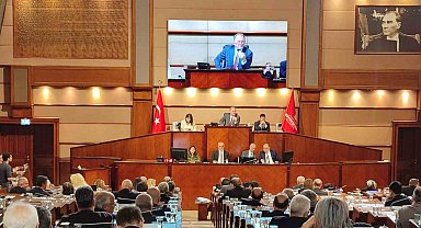 İBB Meclisi'nde "iddianame" gerginliği