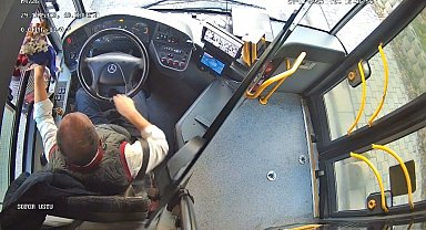 İETT kaptanından Öğretmenler Günü'nde duygusal jest