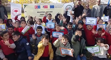 Iğdır'da "Yeşil diller" projesi kapsamında eğitim ve kuş gözlemi etkinliği