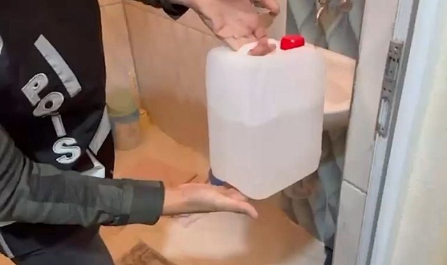 Iğdır'da sahte alkol operasyonu: 85 litre sahte alkol ve ruhsatsız silah ele geçirildi
