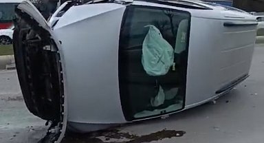 İki araç çarpıştı, sürücü yaralı