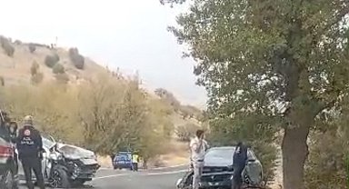 İki otomobil çarpıştı: 10 yaralı