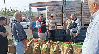 İmamoğlu'nda yangından etkilenen üreticilere buğday tohumu desteği