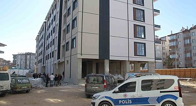 İnşaatta asansör boşluğuna düşen şahıs yaralandı