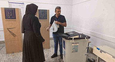 Irak halkı parlamento seçimi için sandık başında
