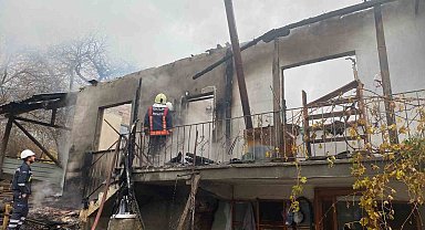 İskilip'te müstakil ev alev alev yandı