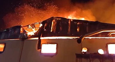 Isparta'da bir kereste fabrikası tamamen yanarak kül oldu