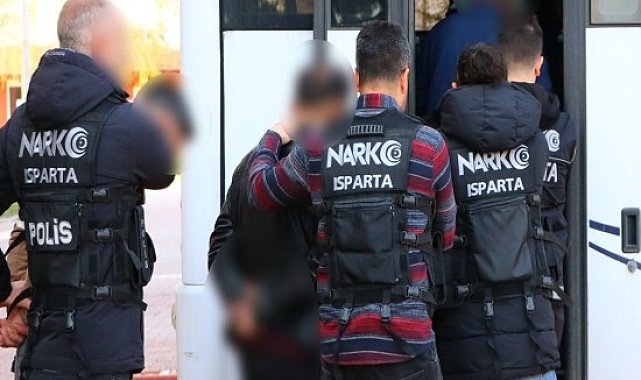 Isparta'da uyuşturucu suçlarından aranan 3 kişi yakalandı