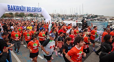 İstanbul Bakırköy'de öğretmenler günü için 2 bin 800 kişi koştu