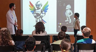 İstanbul Beylikdüzü'nde geleceği kodlayan dijital eğitim sürüyor