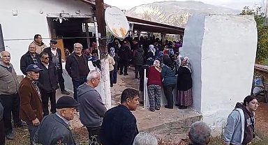 İstanbul'da otel odasında öldürülen Melisa, memleketi Tokat'ta toprağa verildi