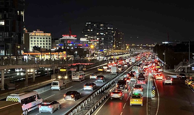 İstanbul'da trafik yoğunluğu yüzde 83'e ulaştı