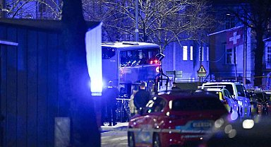 İsveç'te otobüsün durağa daldığı kazada 3 kişi öldü, 3 kişi yaralandı