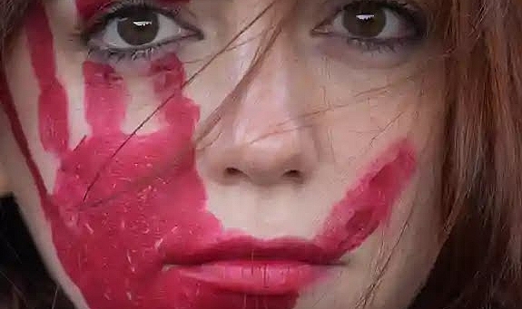 İtalya’da kadın cinayetlerine müebbet hapis yasalaştı