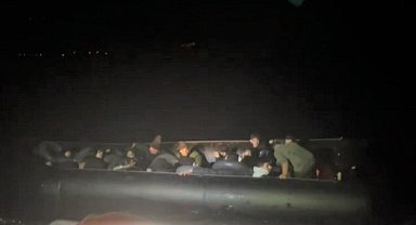 İzmir açıklarında 20 düzensiz göçmen yakalandı